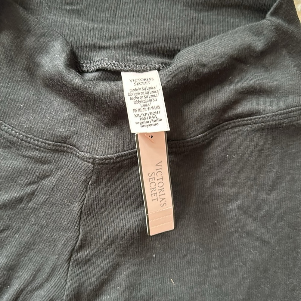 ⭐️⭐️NWT⭐️⭐️Pink by Victoria’s Secret ribbed flair pants. Lightweight XS - Picture 2 of 3